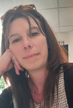 Delphine — dessin et peinture à L'Atelier LéonarT